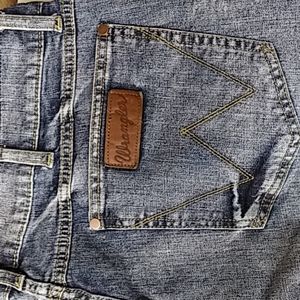 Wrangler retro slim boot jeans size 38×32